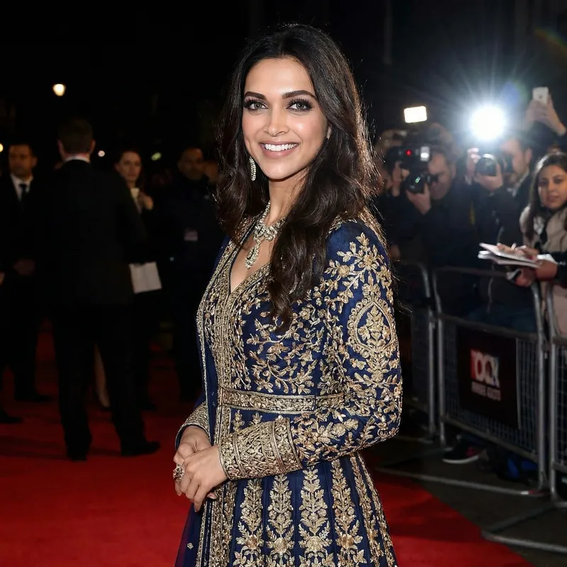 Characteristic Beauty Resembling Sonakshi Sinha in Traditional Outfit Characteristic Beauty Resembling Sonakshi Sinha in Traditional Outfit