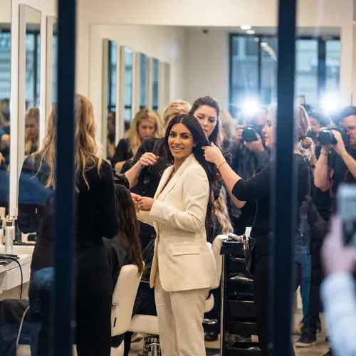 Stunning Kim Kardashian Lookalike in Upscale Salon