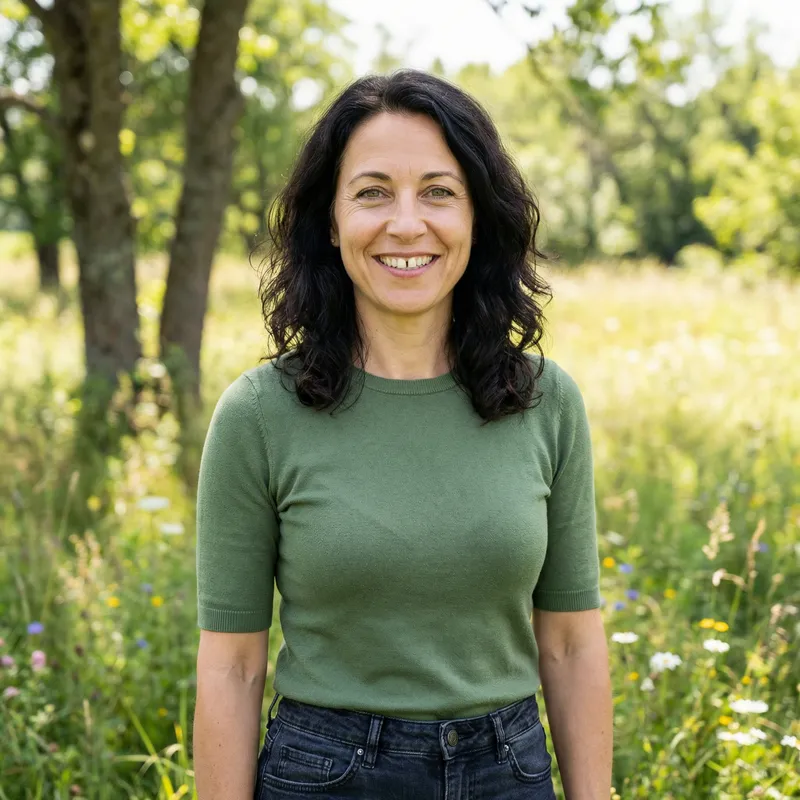 Embrace Your Style: 44-Year-Old Fashion Inspiration