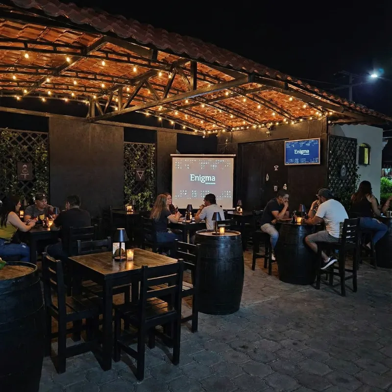 Enigma Bar: Sleek Black Design Inspiration