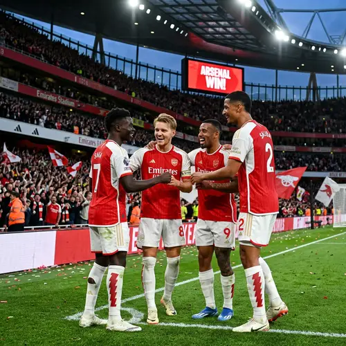 Capture Moments with Arsenal Players | Fan Photos