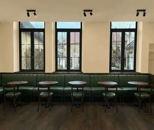 Stylish Banquette Designs for Restaurant Dining Areas