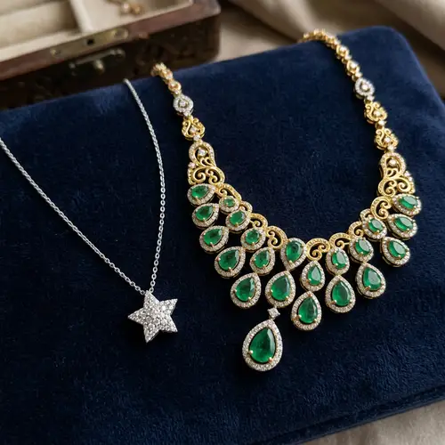 Elegant Modern Necklace in 18K White Gold