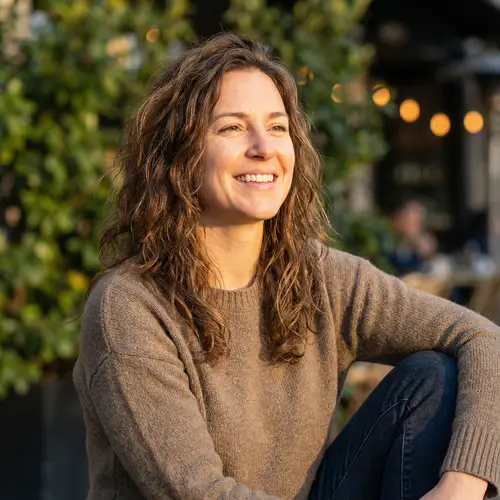 Hyper-Realistic Portrait of a Natural Woman