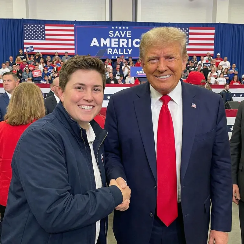 Photo With Donald Trump: A Memorable Handshake