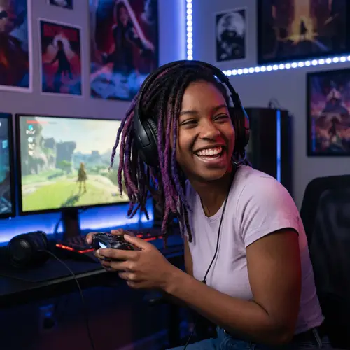 Gamer Girl with Dreadlocks: A Unique Style