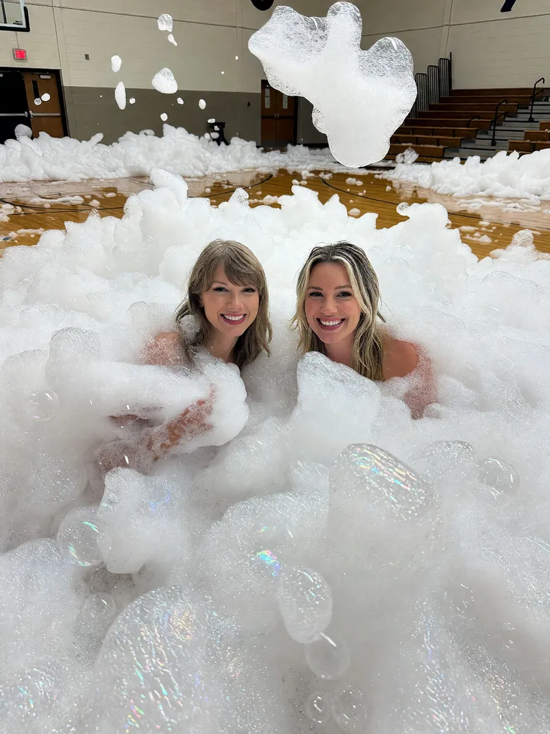 Taylor Swift & Hilary Duff at Epic Foam Party Taylor Swift & Hilary Duff at Epic Foam Party