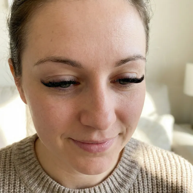 How to Apply False Eyelashes Like a Pro | Beauty Tips