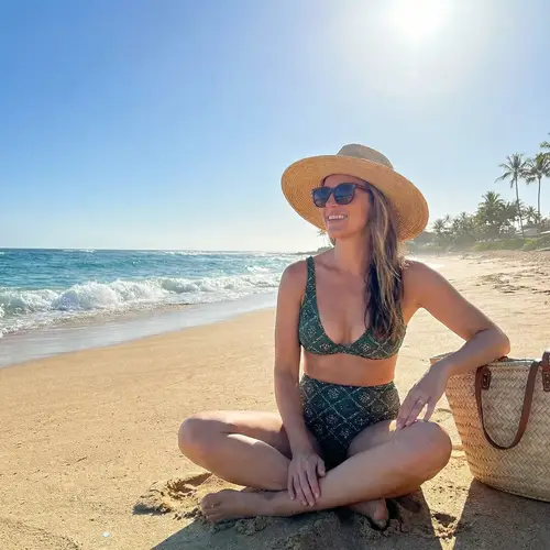 Stylish Bikini Beach Photo - Sunny Day Vibes