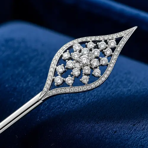 Elegant Silver Hairpin with Diamond Cluster Design
