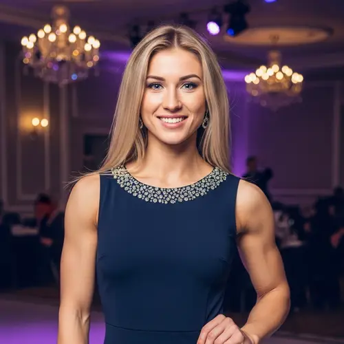 Sydney Sweeney: Elegant Blonde Beauty at Glamorous Event