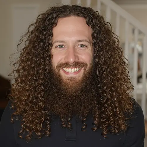 Very Long Curly Hair: Tips and Care
