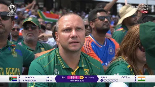 Live Cricket Broadcast: Packed Stadium Experience