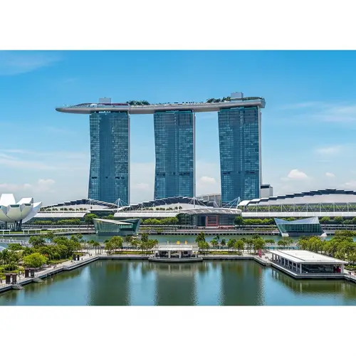 Iconic Marina Bay Sands: Urban Sophistication & Natural Beauty