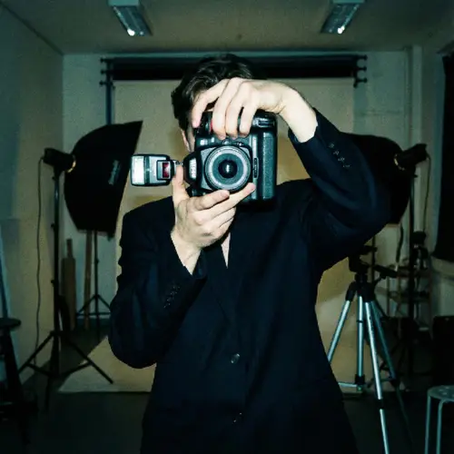 Professional Selfie: Tips for Perfecting Your Image