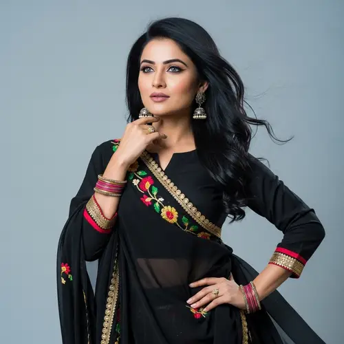 Seksi Bir Kadın: Confidence in Fashionable Styles