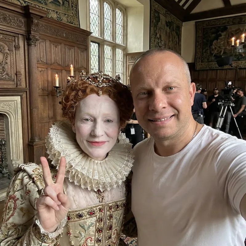Selfie with Queen Elizabeth I - A Tudor Moment