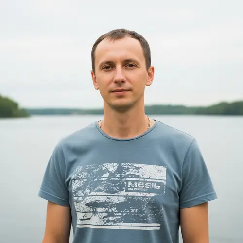 Slavic Man in Casual T-Shirt: An Everyday Scene