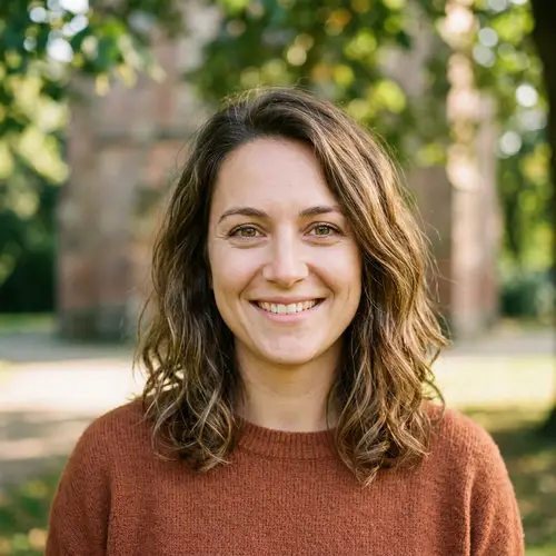 Attractive Dating Headshot with Genuine Smile
