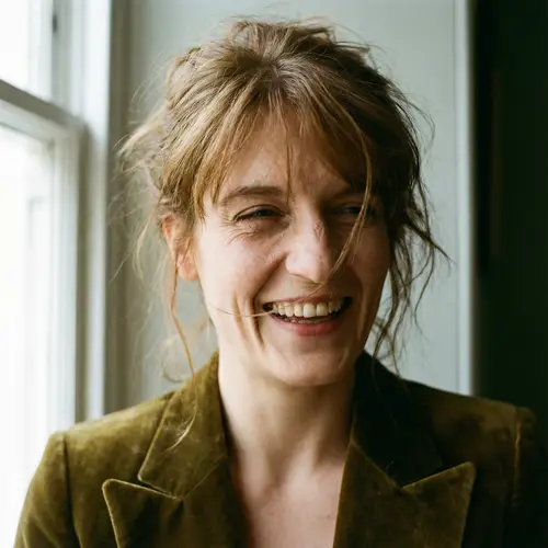 Striking Headshot of a Contemporary Singer