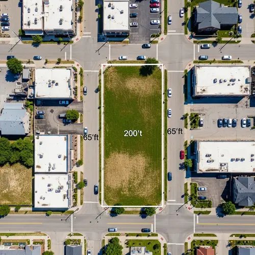 Urban Lot Plan: 200ft x 65ft Dimensions