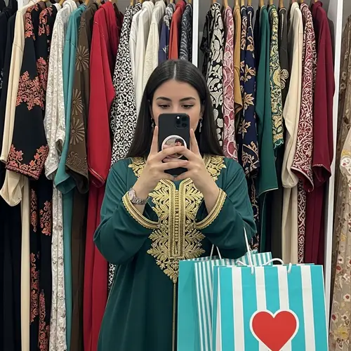 Modern Abayas Collection: Cultural Beauty & Diversity Captured