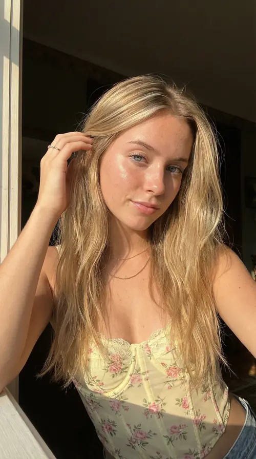 Stunning Ultra-Realistic Portrait of a Young Woman