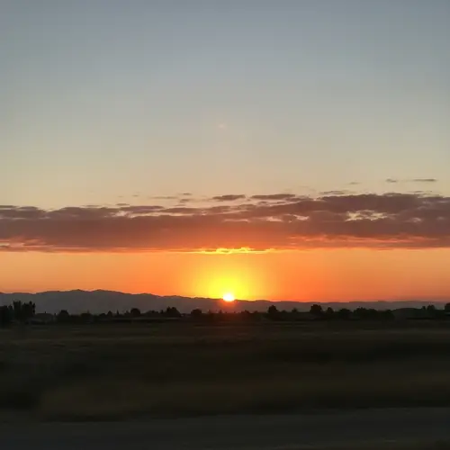 Stunning Sunset Views: Nature's Colorful Display