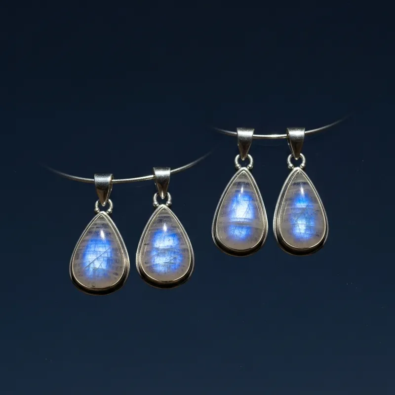 Detailed Moonstone Silver Jewelry Set in Serene Night Sky Detailed Moonstone Silver Jewelry Set in Serene Night Sky