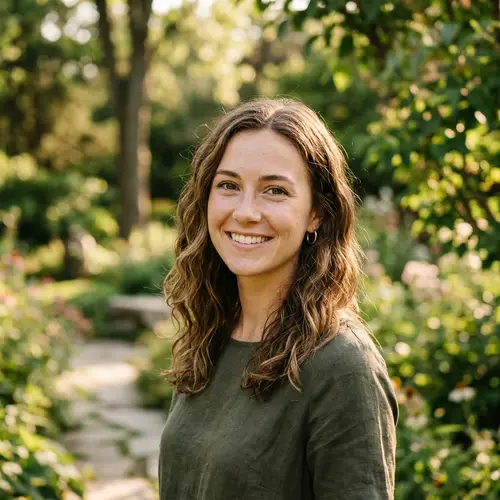Stunning Outdoor Headshots in Natural Light