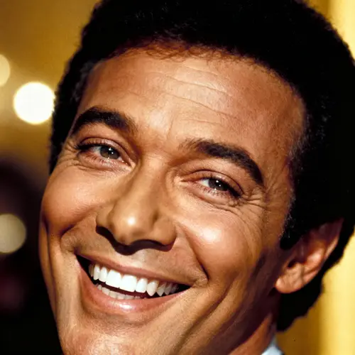 Vibrant Comedian Headshot Capture