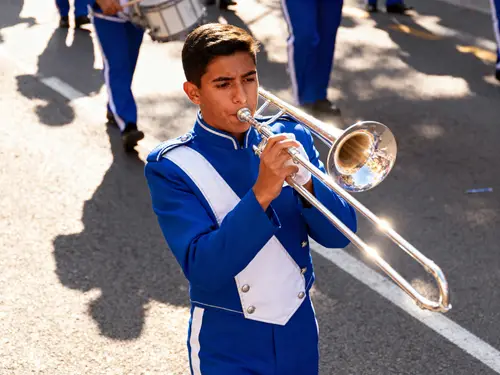 Bolivia's Banda Central in Barcelona | Electric Blue Uniforms