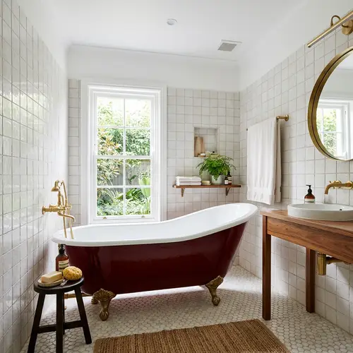 Bordeaux Red Bathtub in Elegant Bathroom Design