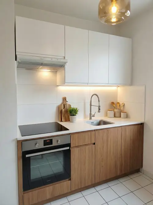 Modern Kitchen Upgrade with Stylish Oven & Cooktop