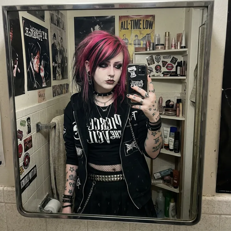 Emo Girl with Pink & Black Hair: Style and Beauty Emo Girl with Pink & Black Hair: Style and Beauty