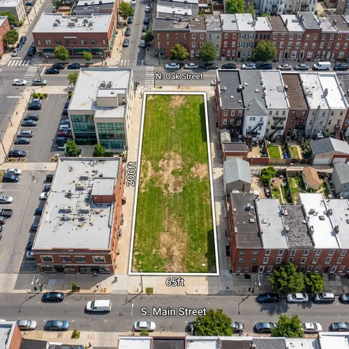 Urban Lot Plan: 200ft x 65ft Dimensions