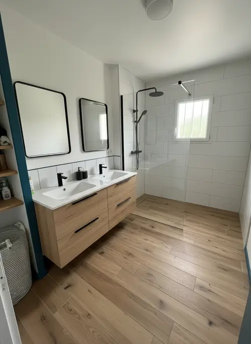 Wood-Tiled Bathroom Ideas with Double Sinks