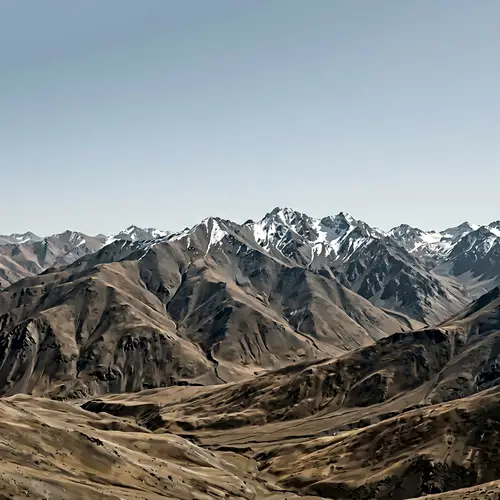 Minimalistic Mountain Landscape: Simple Elegance in Nature