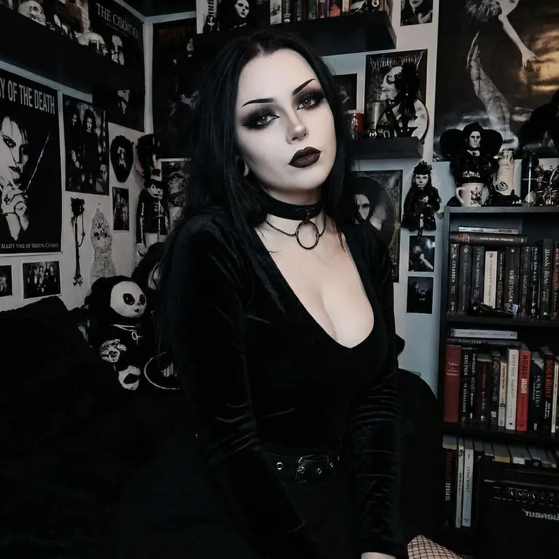 Goth Girl Fashion: Embrace Your Big Boobs Boldly