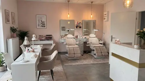 Elegant Beauty Salon Interior Design Ideas