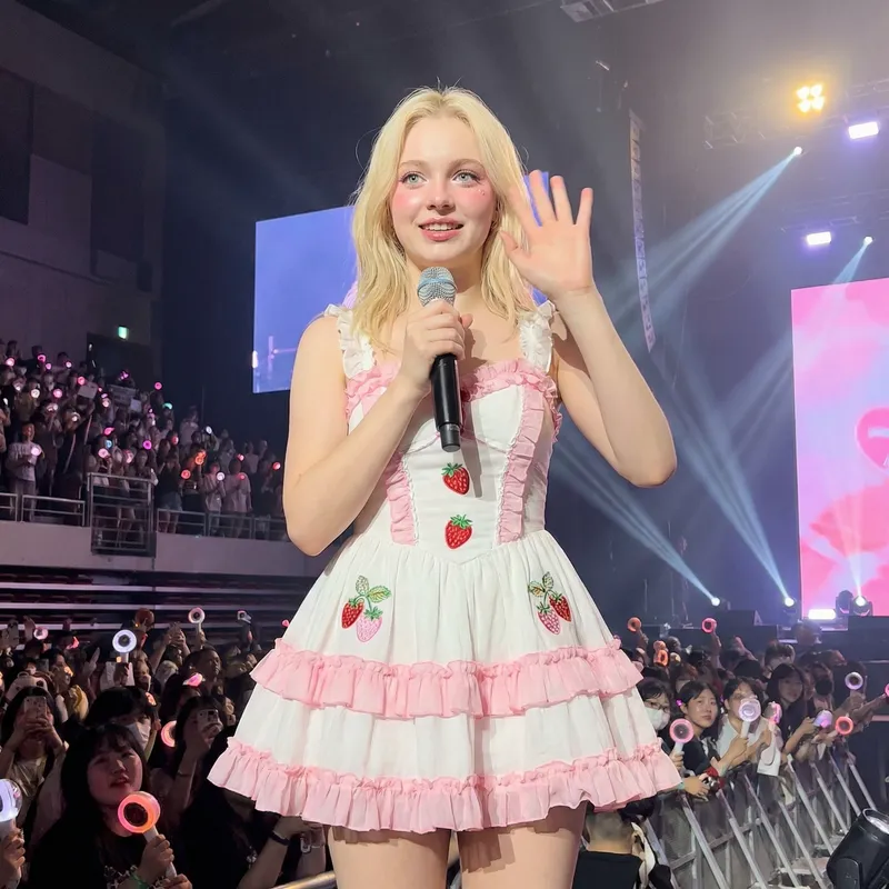 Stunning 25-Year-Old Northern European Kpop Singer in South Korea