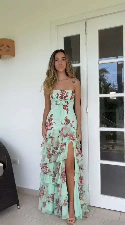 Elegant Mint Green Gown for Summer Style