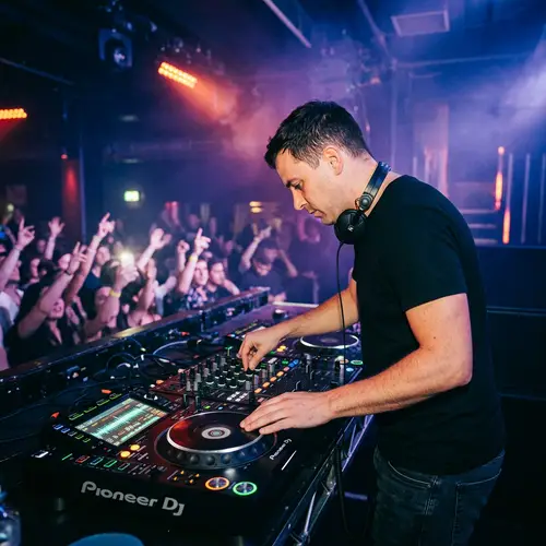 DJ Art: Create Your Unique DJ Console Artwork