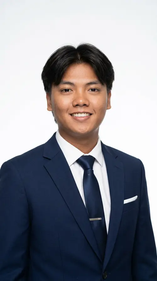 Sophisticated Navy Blue Suit Portrait for Professionals