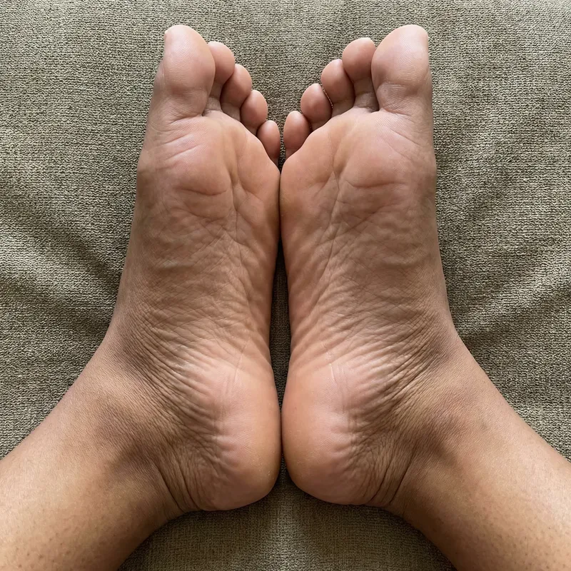 Photo-Realistic Medium Brown Female Feet | Wrinkled Soles & Toes