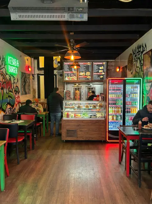 Kebab Burger Shop: Urban Style & Flavor