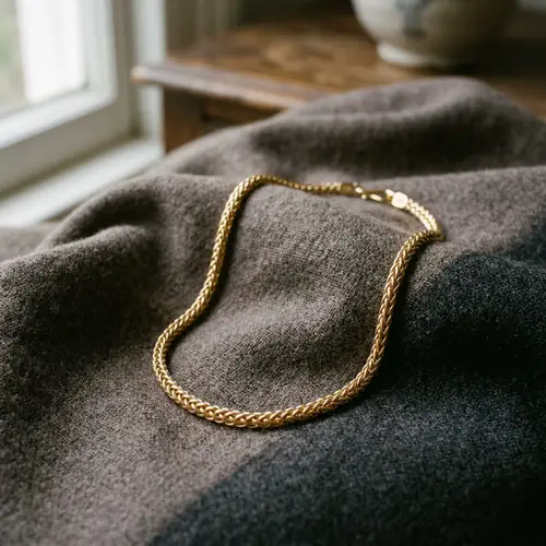 Exquisite Gold Chain: Old Money Elegance