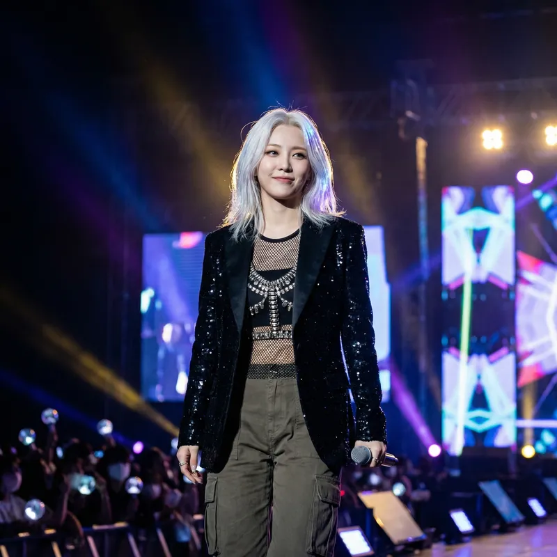 Female Kpop Idol with Ethereal White Hair Female Kpop Idol with Ethereal White Hair