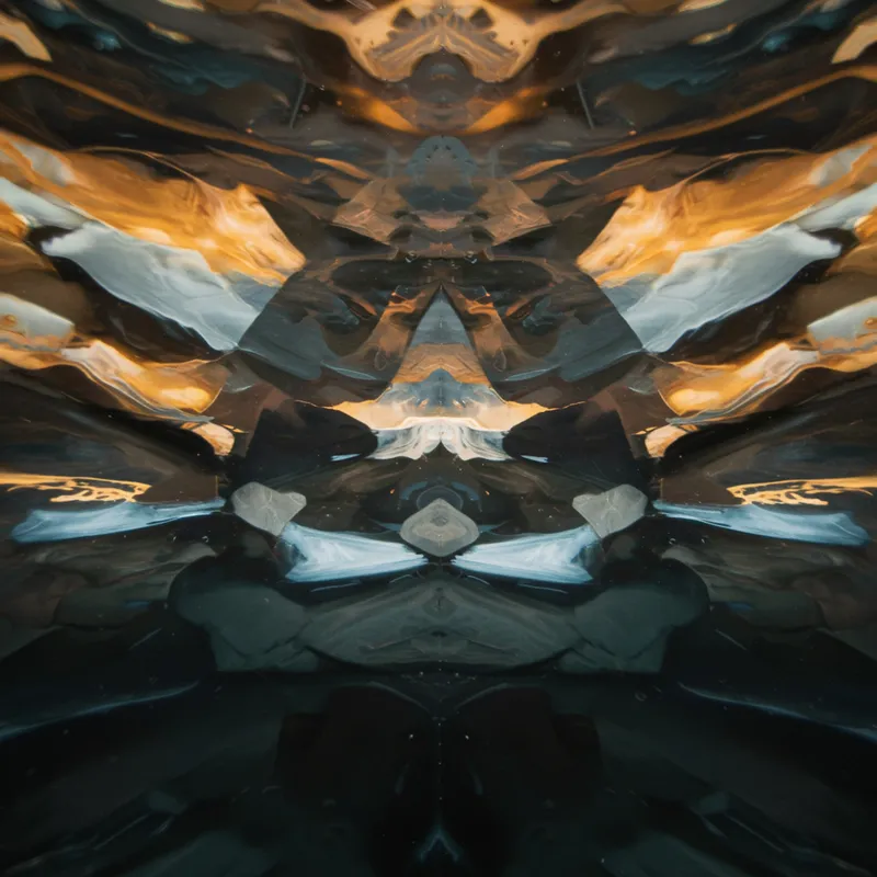 Abstract Reflection Art: Fluid Shapes & Color Patterns