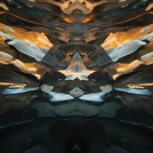 Abstract Reflection Art: Fluid Shapes & Color Patterns